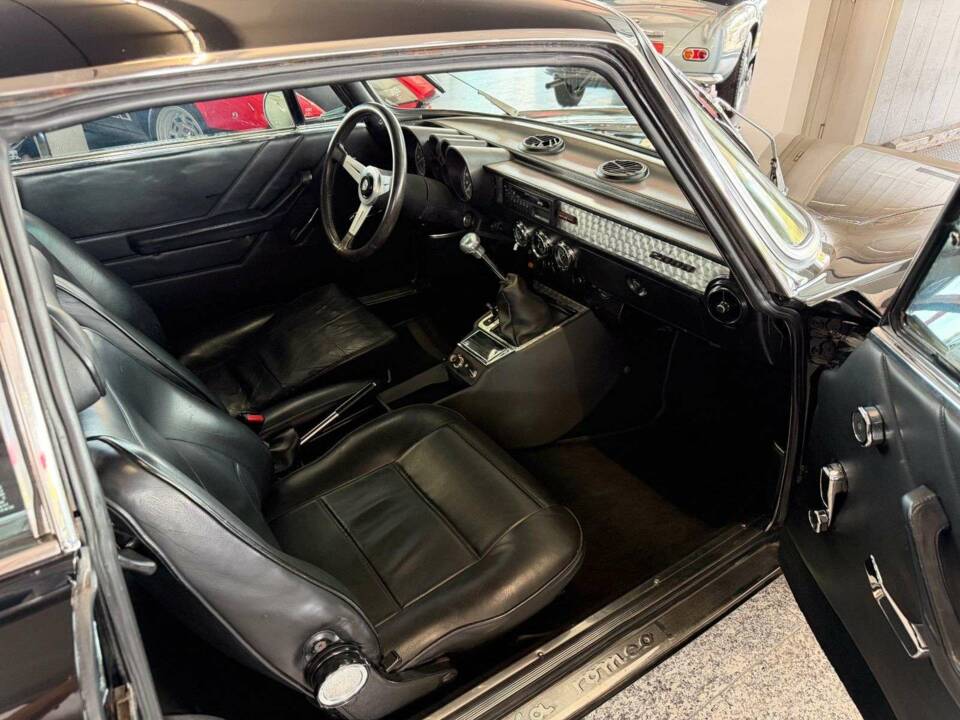 Afbeelding 13/24 van Alfa Romeo 2000 GTV (1976)