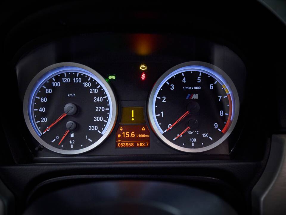 Image 70/100 of BMW M3 (2006)