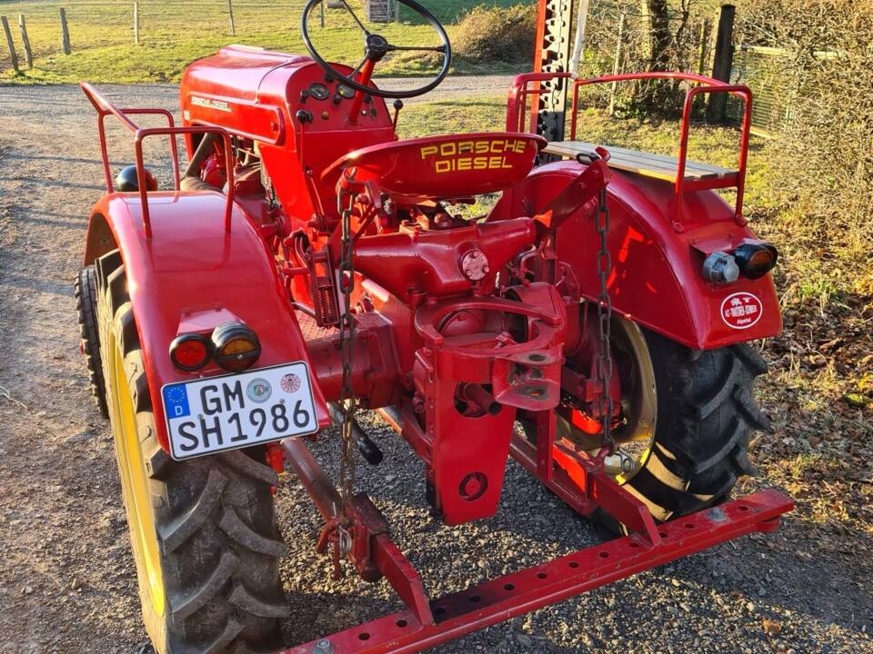 Bild 3/6 von Porsche-Diesel P 111 (1957)