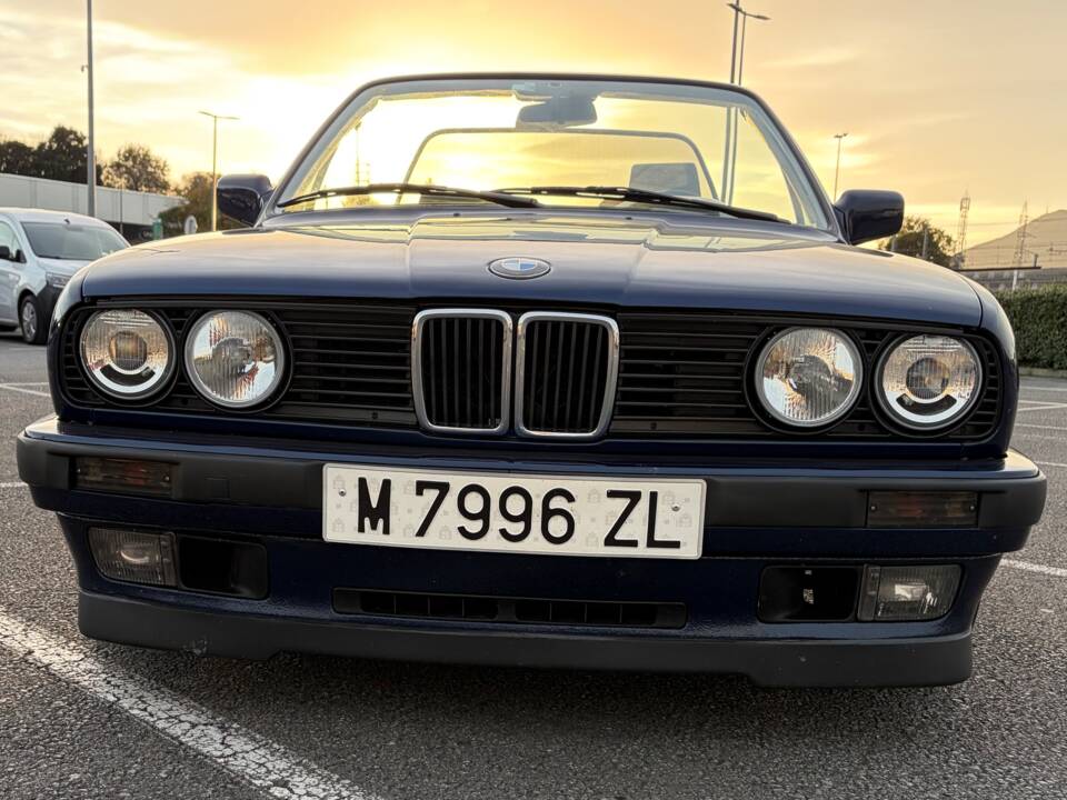 Bild 1/55 von BMW 320i (1991)