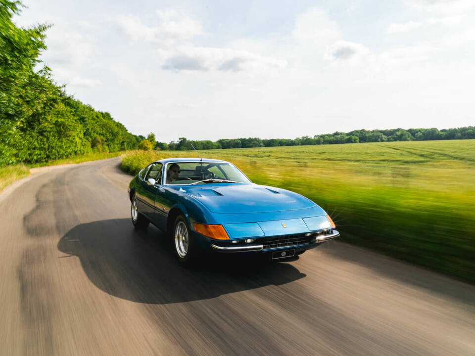 Image 1/30 de Ferrari 365 GTB&#x2F;4 Daytona (1973)