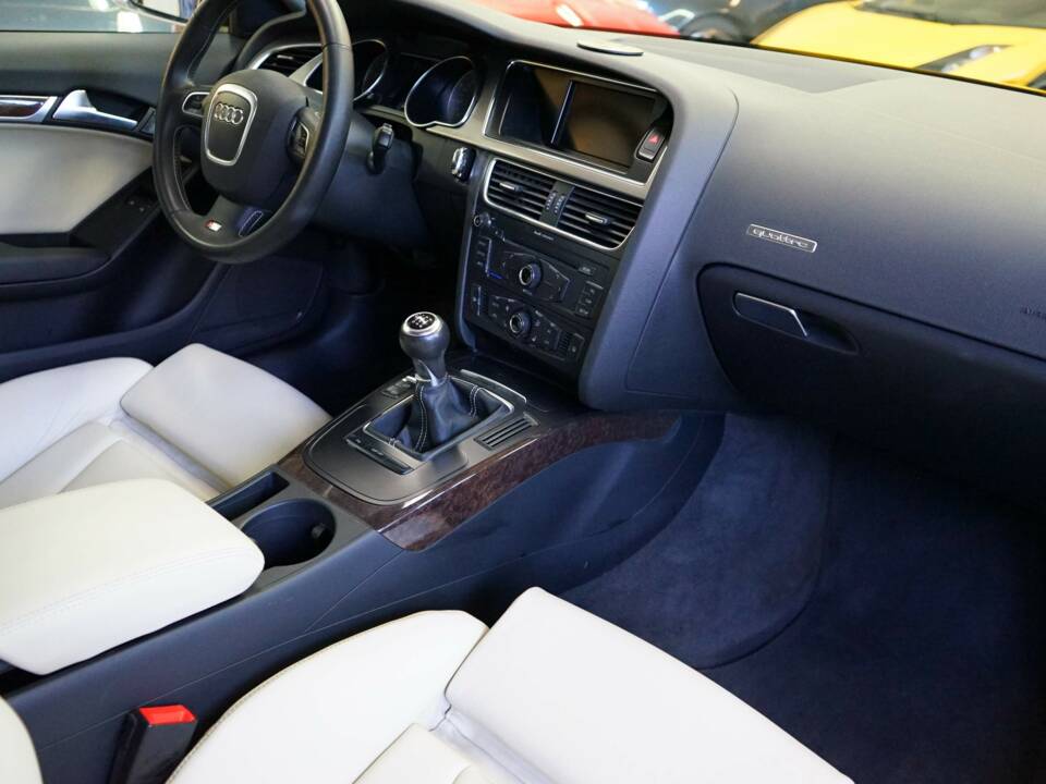 Image 18/37 de Audi S5 Coupé (2007)
