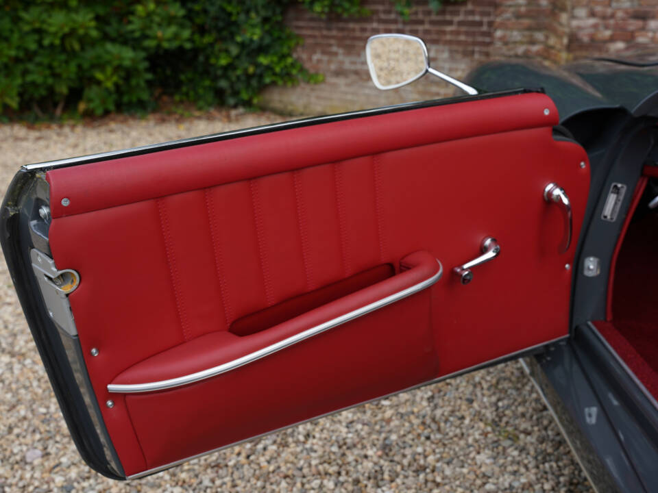 Image 38/50 of Mercedes-Benz 190 SL (1957)