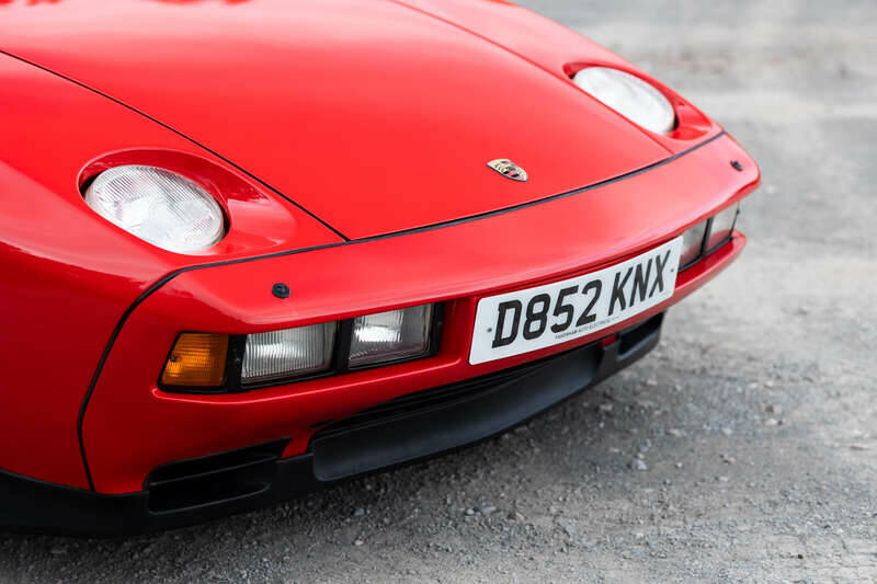 Image 13/50 of Porsche 928 S (1986)