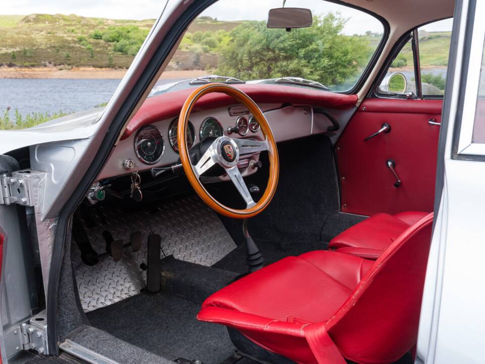 Immagine 21/42 di Porsche 356 C 1600 (1964)