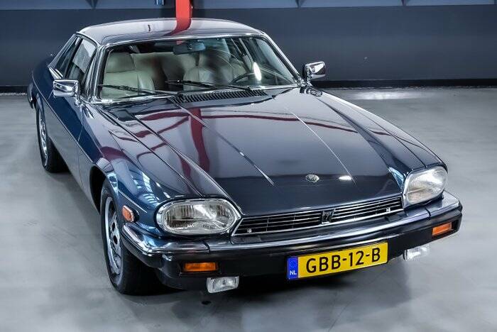 Image 4/7 de Jaguar XJS 5.3 V12 (1988)