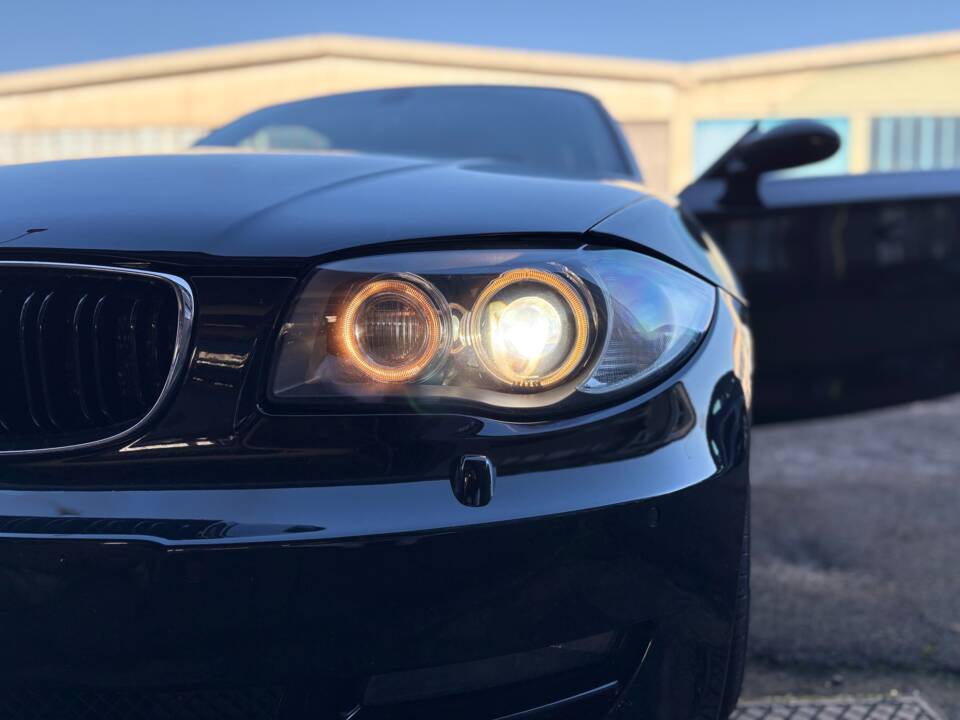 Image 36/37 de BMW 125i (2009)