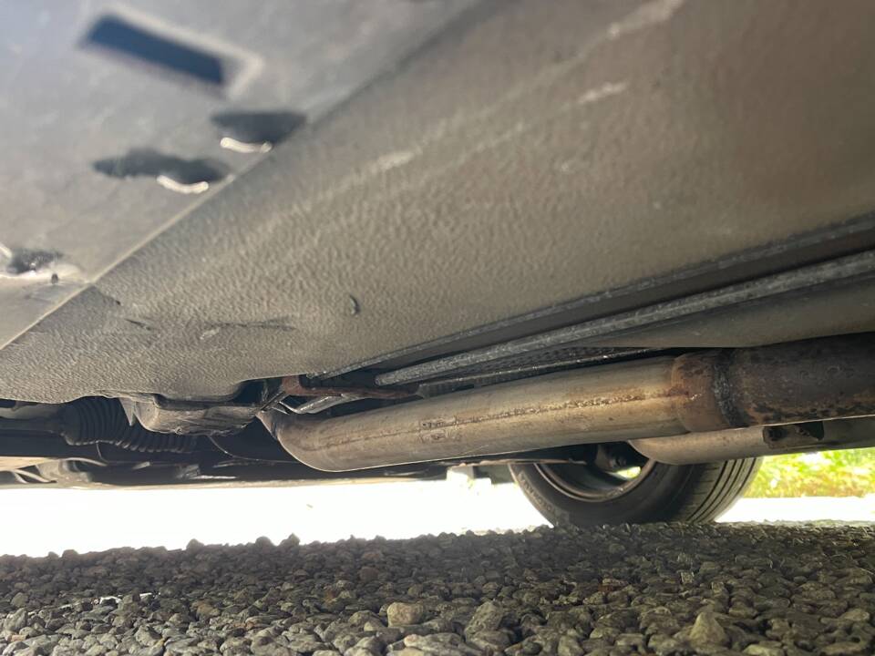 Image 9/50 of Mercedes-Benz E 320 (1998)