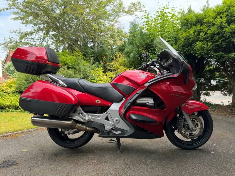 Immagine 1/43 di Honda ST 1300 Pan European ABS (2003)
