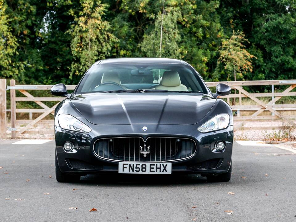 Image 6/43 of Maserati GranTurismo 4.2 (2008)