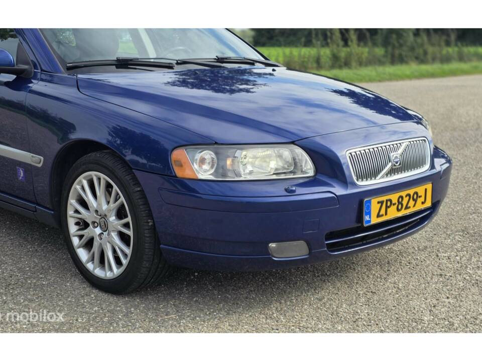 Bild 8/42 von Volvo V 70 2.5T (2005)