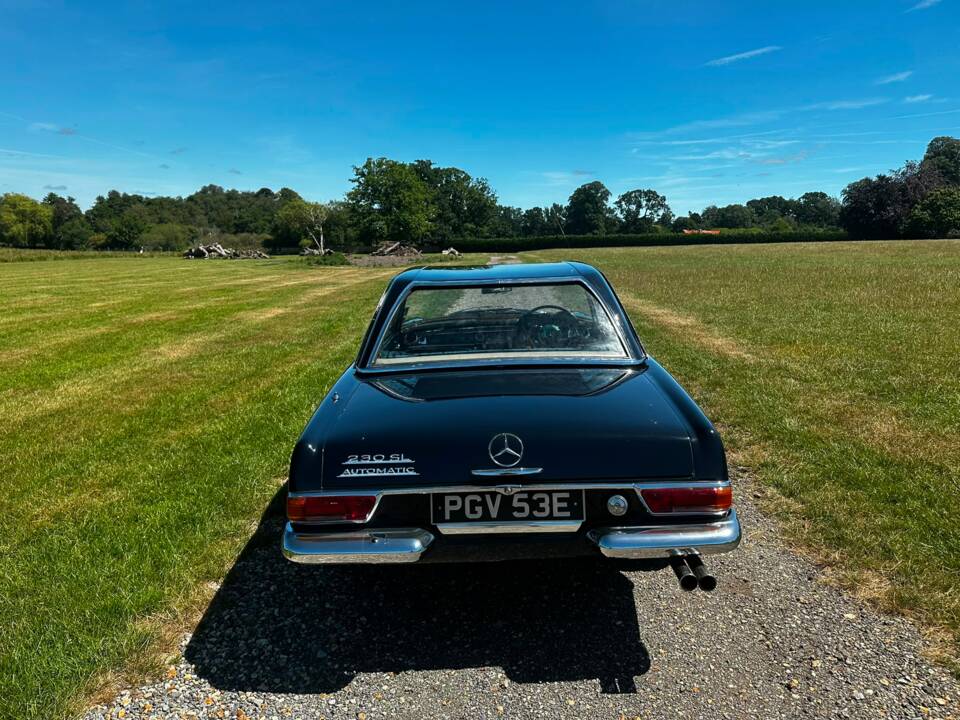 Image 49/55 of Mercedes-Benz 230 SL (1967)