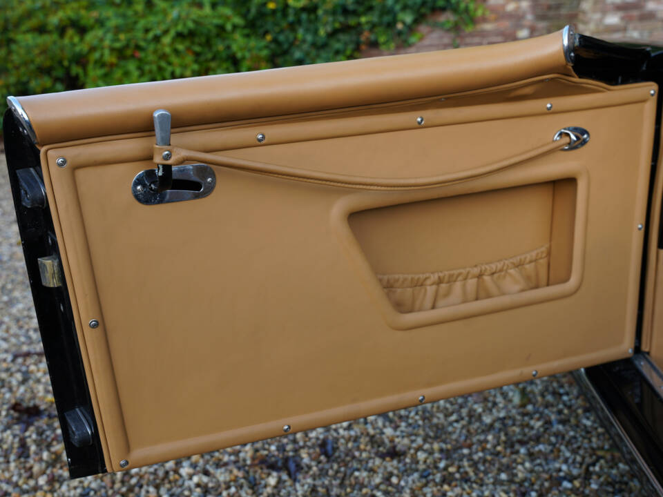Image 28/50 of Nash-Healey Roadster (1953)