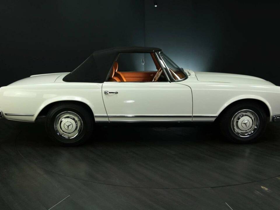 Image 37/50 of Mercedes-Benz 230 SL (1965)