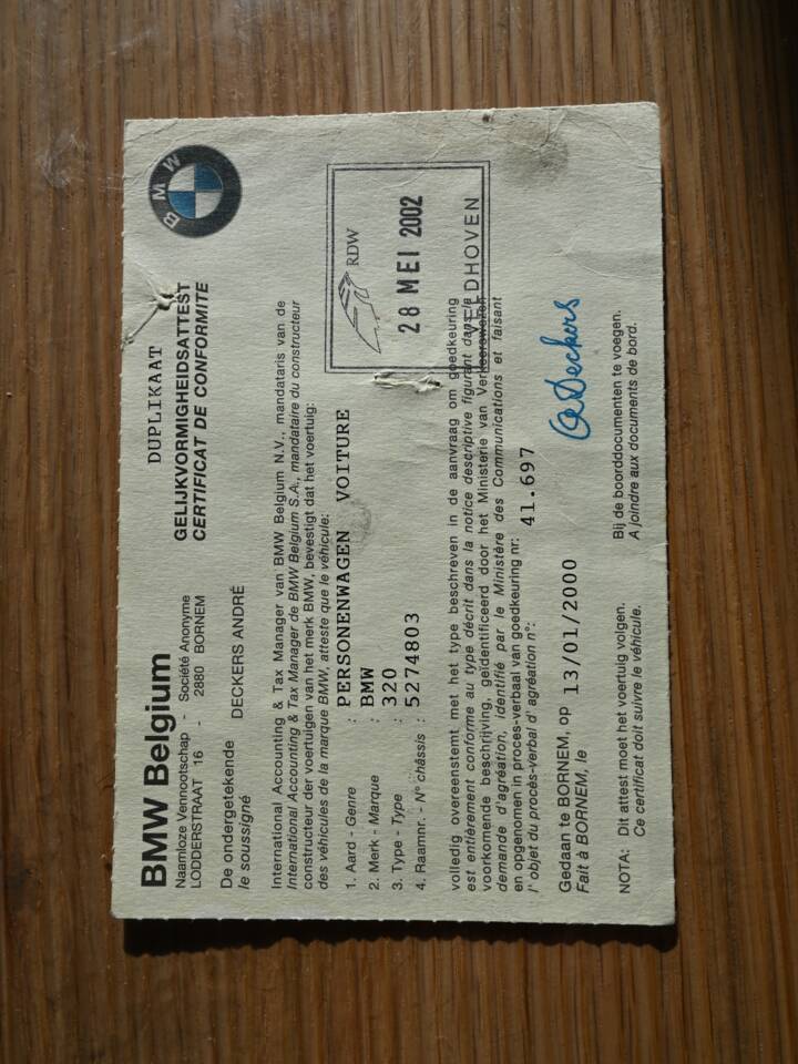 Image 52/64 of BMW 320&#x2F;4 (1977)