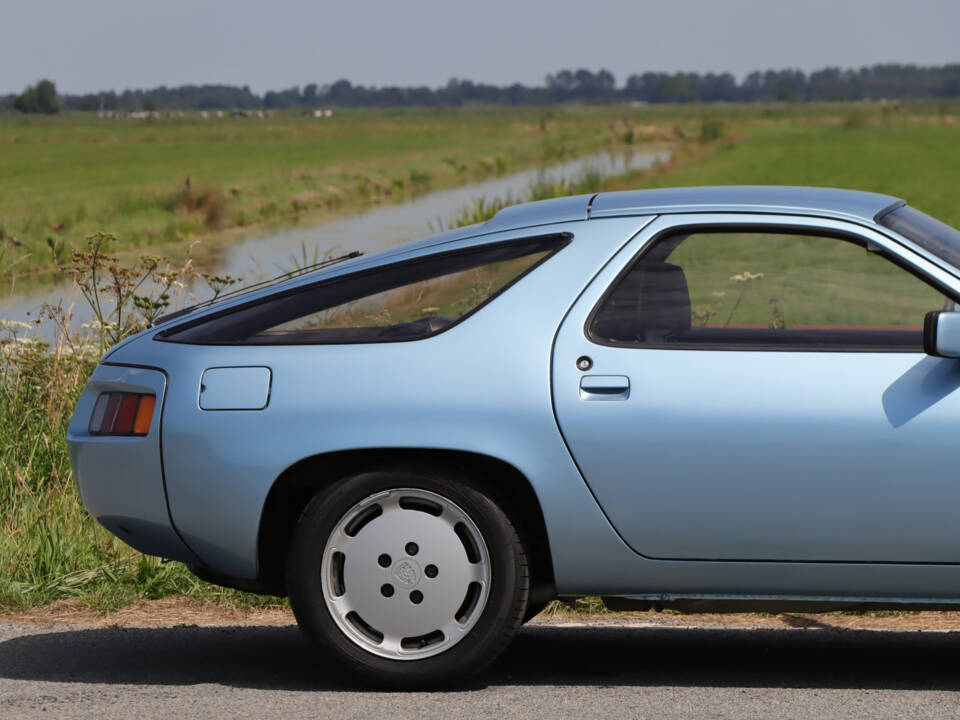Image 34/42 de Porsche 928 (1979)