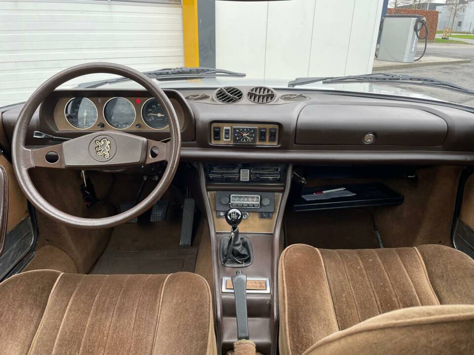 Imagen 11/15 de Peugeot 504 V6 Coupe (1980)