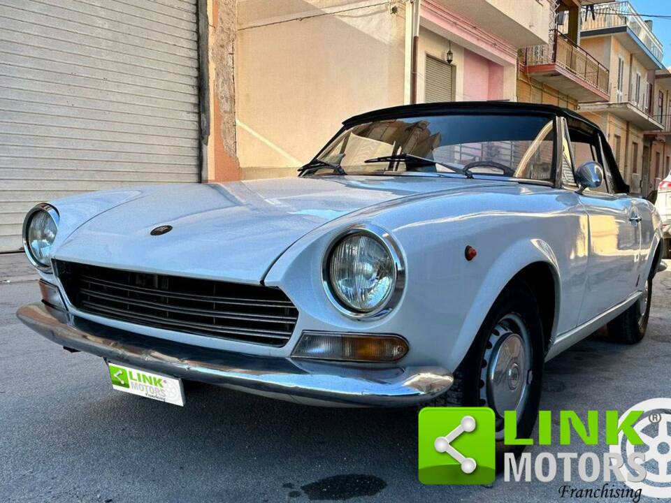 Imagen 1/10 de FIAT 124 Sport Spider (1969)