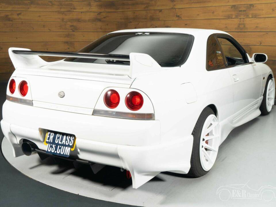 Image 14/19 of Nissan Skyline GT-R (1997)
