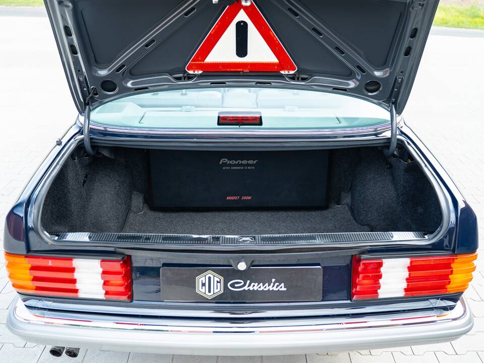 Image 58/72 de Mercedes-Benz 500 SEL (1984)