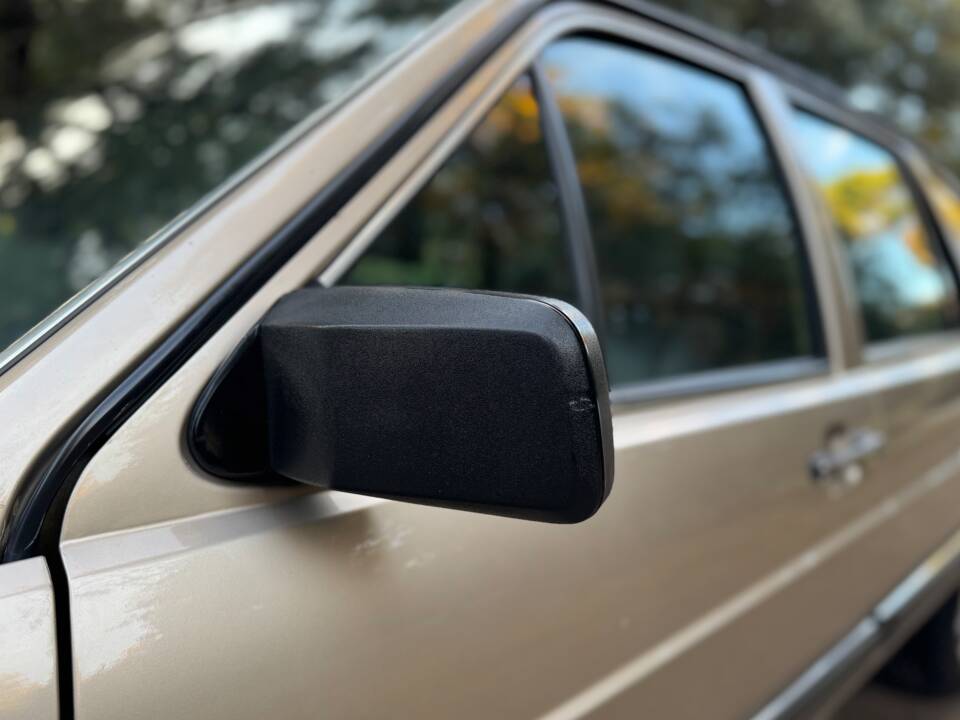 Image 4/57 of Volkswagen Passat 2.0 (1987)