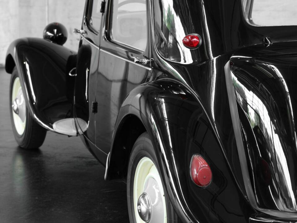 Image 14/50 of Citroën Traction Avant 11 BL (1953)