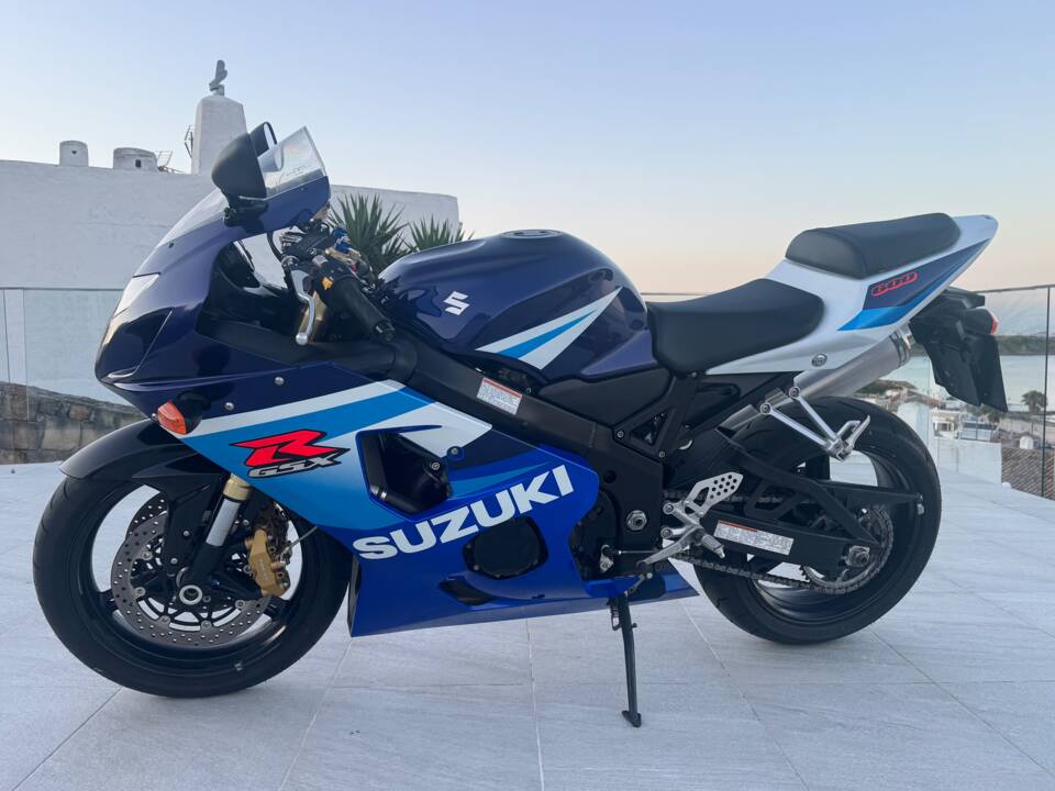 Bild 3/9 von Suzuki DUMMY (2000)