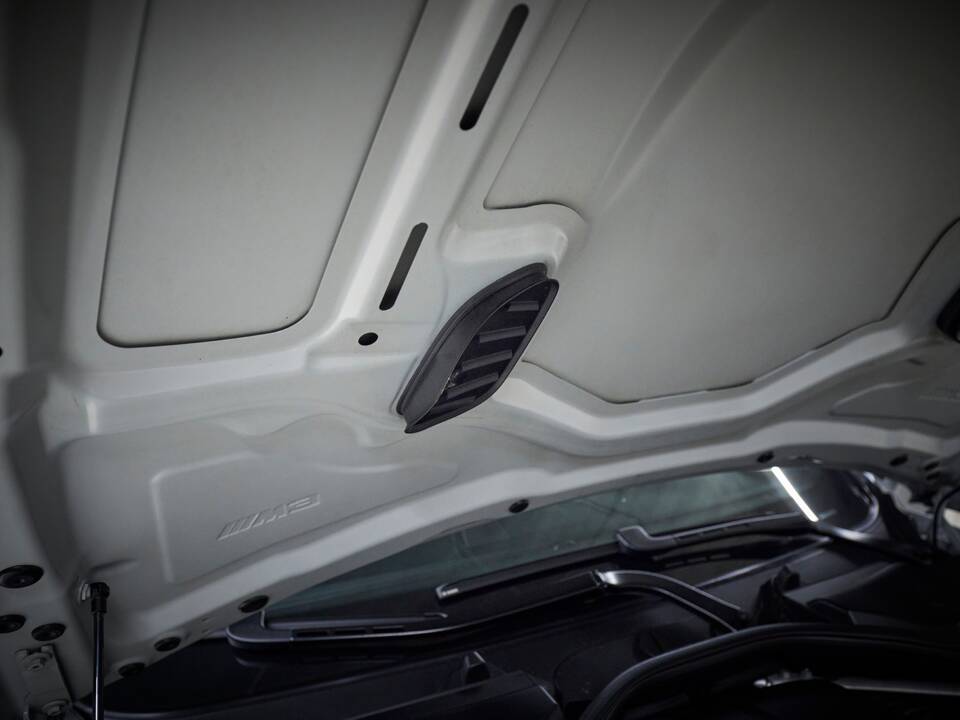 Image 96/100 of BMW M3 (2006)
