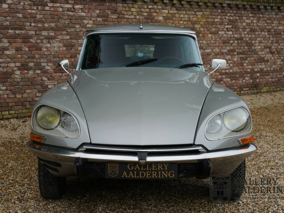 Image 5/50 of Citroën DS 19 Pallas (1972)