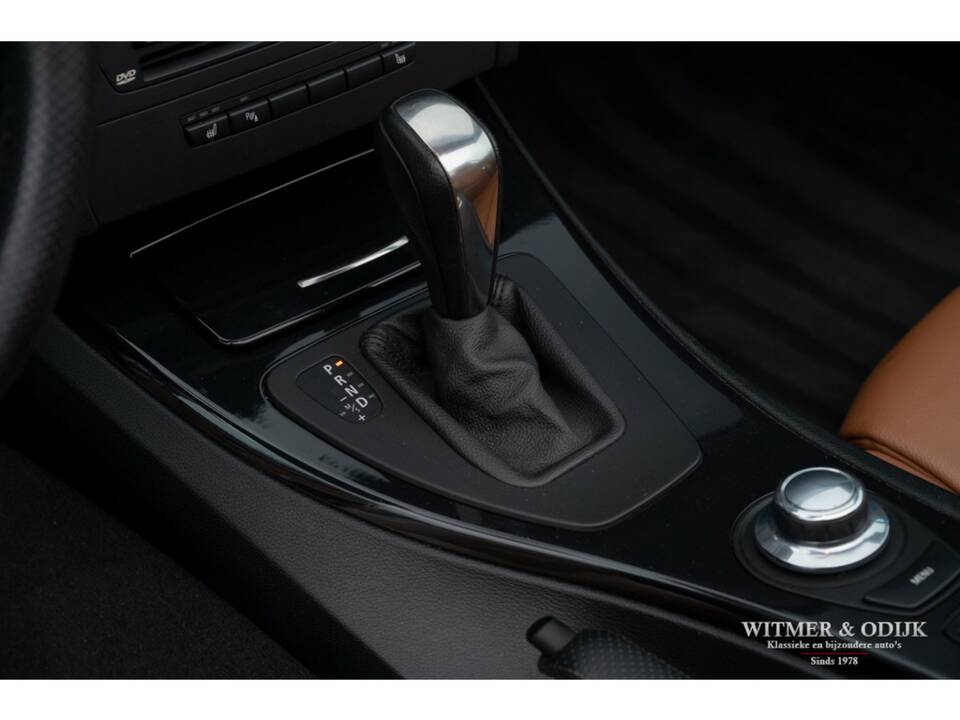 Image 16/32 de BMW 335i (2008)