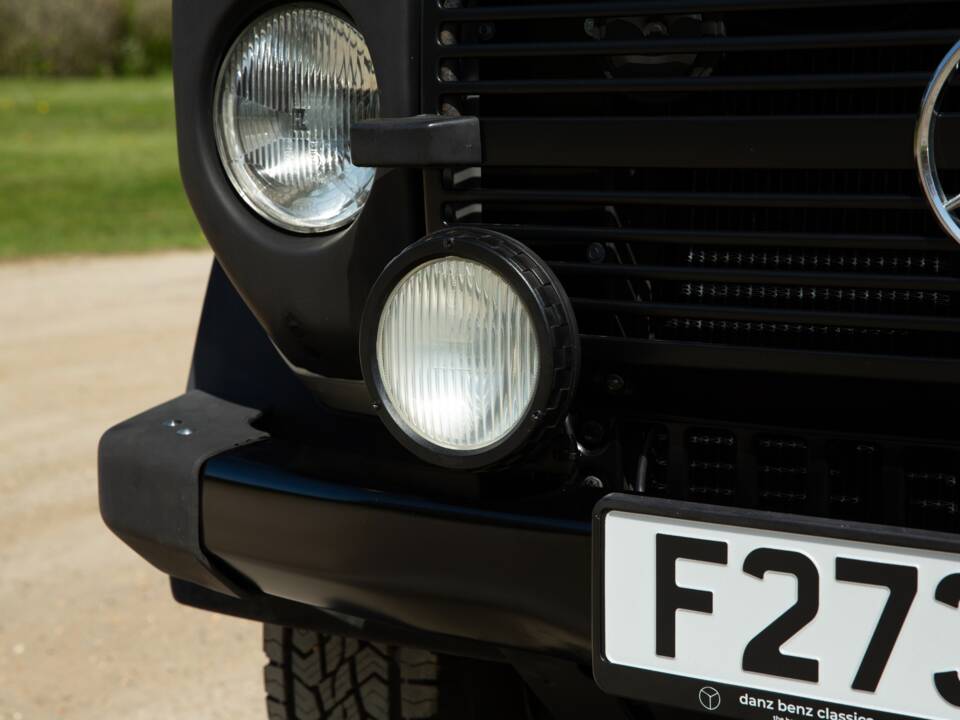 Image 17/45 of Mercedes-Benz 280 GE (LWB) (1989)