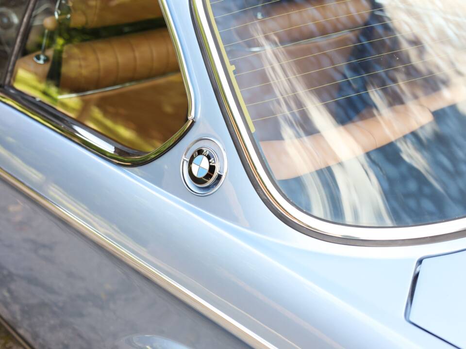 Image 49/73 of BMW 3.0 CSi (1973)