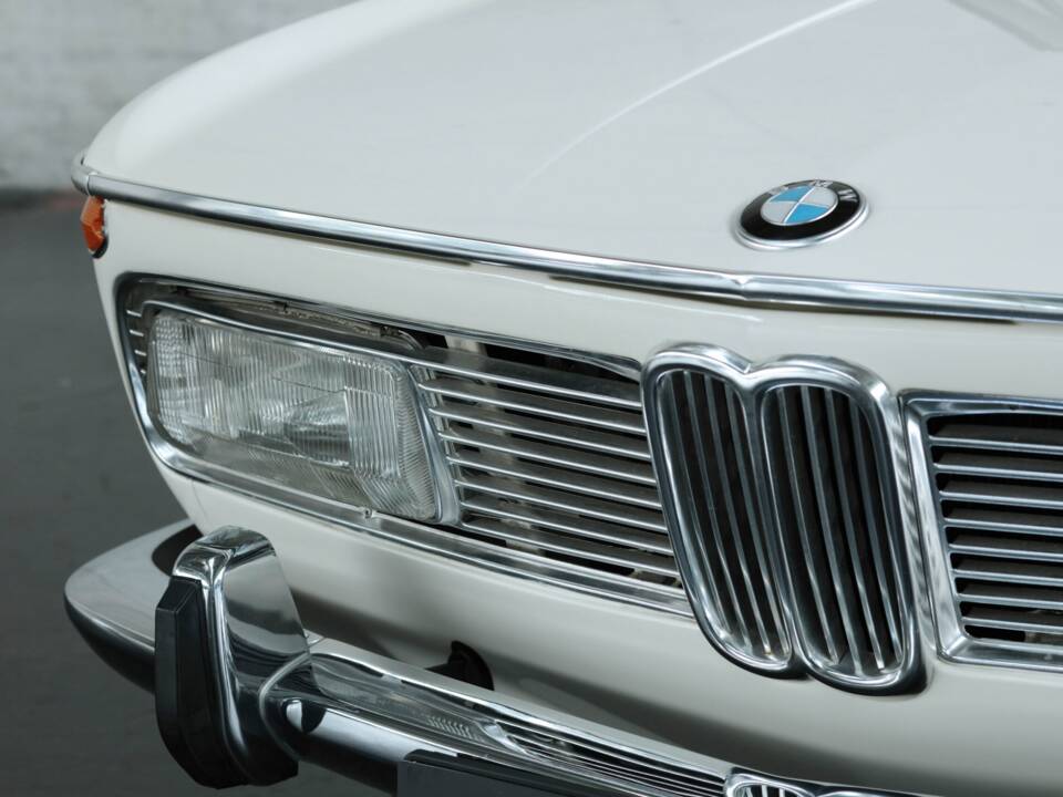 Immagine 7/50 di BMW 2000 (1969)