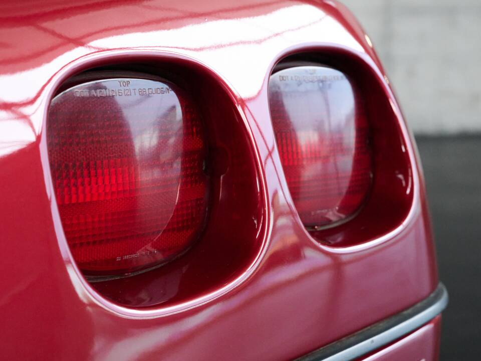 Imagen 20/50 de Chevrolet Corvette Convertible (1990)