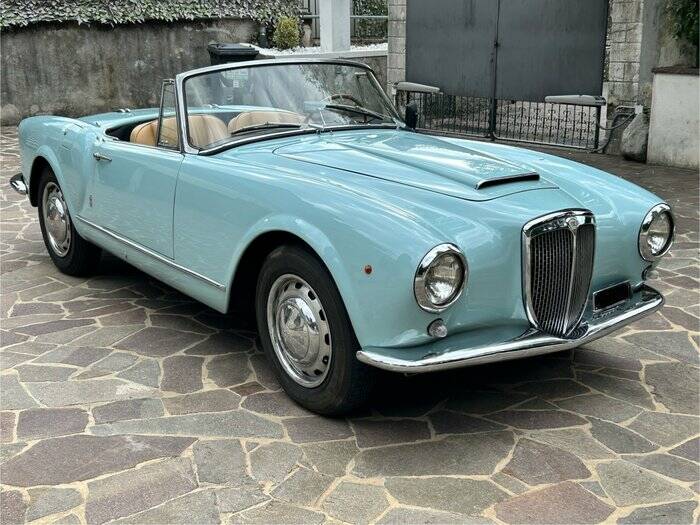 Image 6/7 of Lancia Aurelia B24 Convertible (1957)