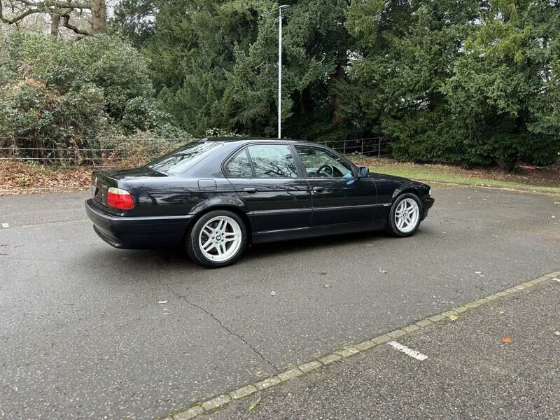 Image 23/50 de BMW 735i (2001)