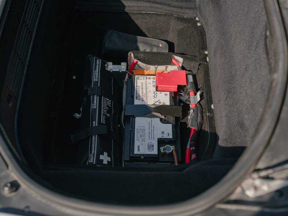 Image 147/185 of BMW Z8 (2001)
