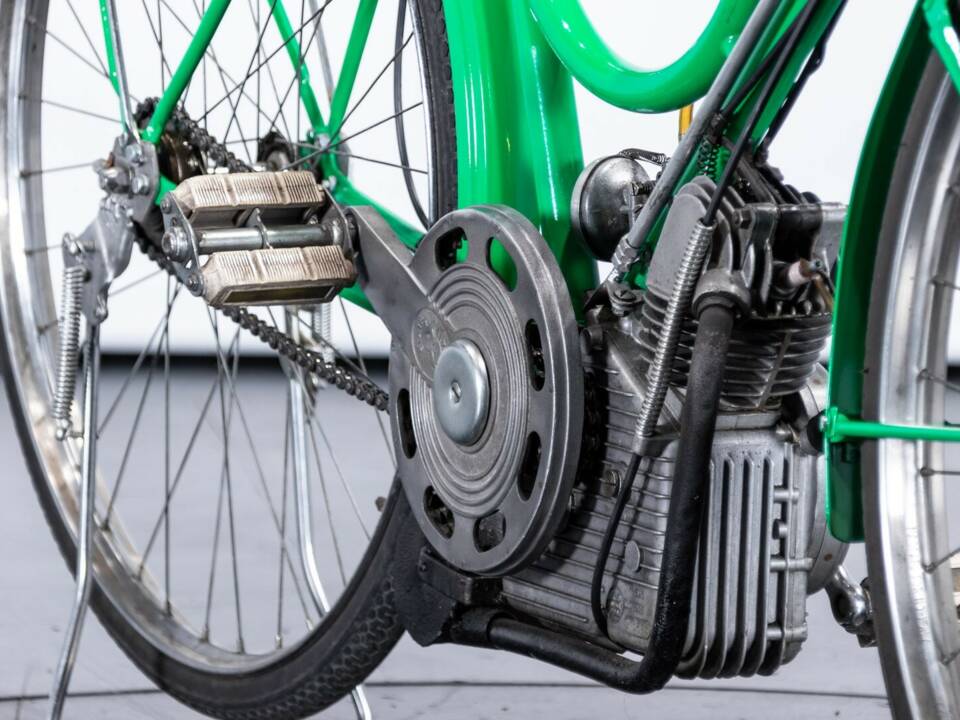 Image 18/47 of Ducati Cucciolo (1948)