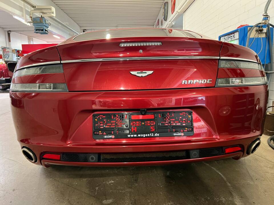 Imagen 13/17 de Aston Martin Rapide (2011)