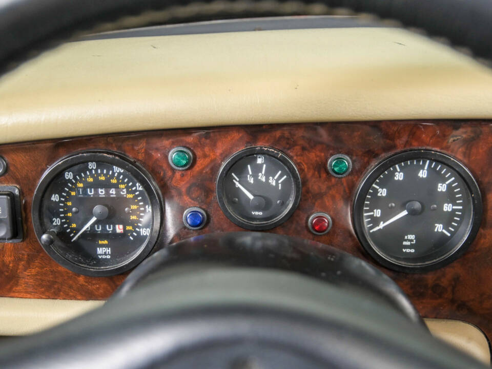 Immagine 13/50 di MG RV8 (1991)