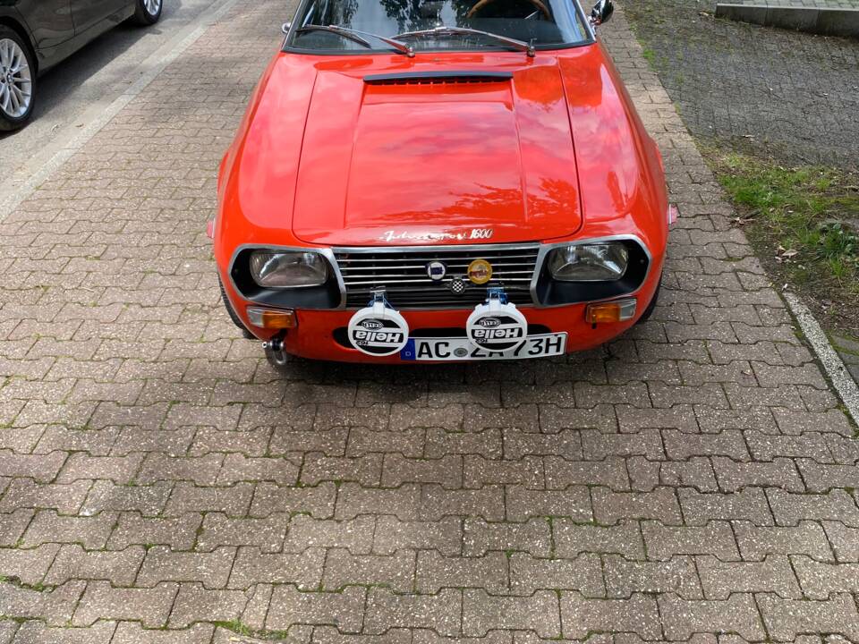 Image 11/13 de Lancia Fulvia Sport 1.6 (Zagato) (1972)