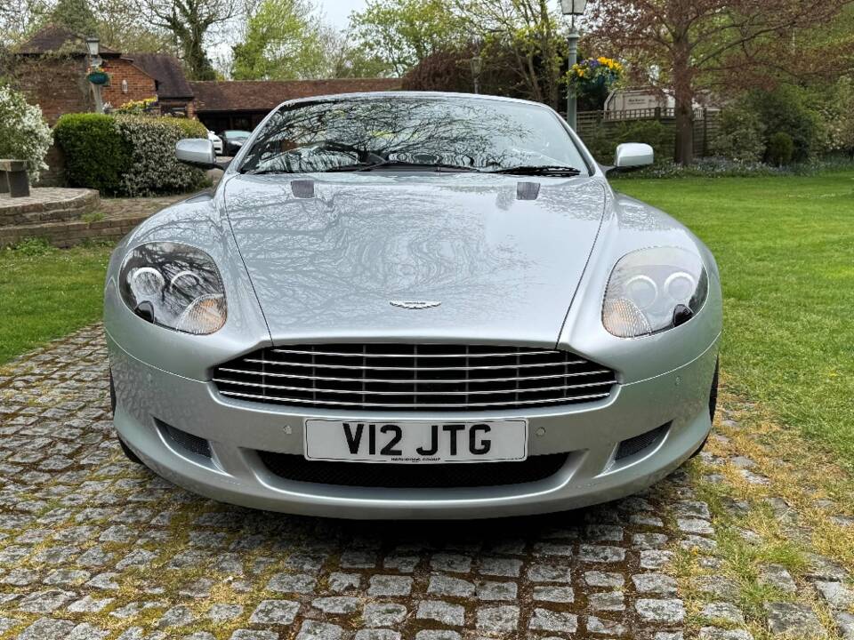 Immagine 16/28 di Aston Martin DB 9 (2009)