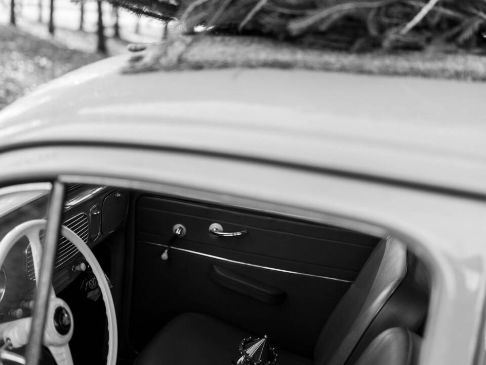 Immagine 25/56 di Volkswagen Maggiolino 1100 Standard "Ovali" (1954)