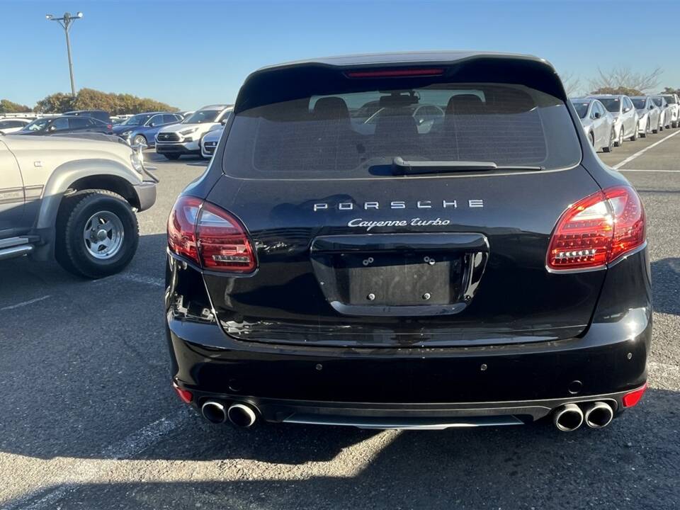 Image 10/46 de Porsche Cayenne Turbo (2011)