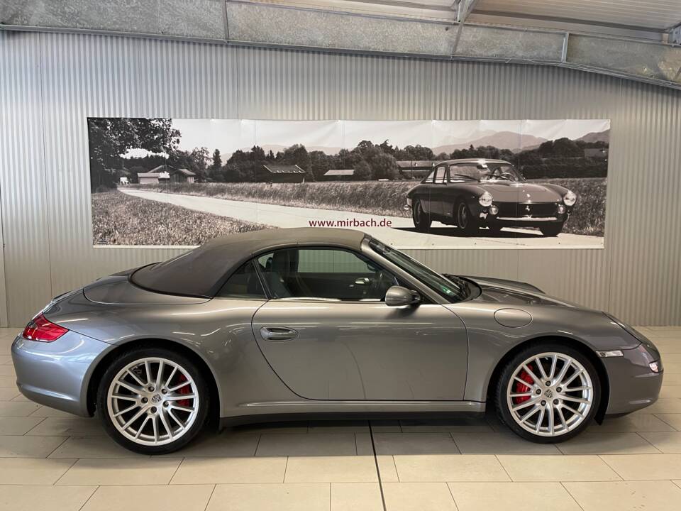 Imagen 3/17 de Porsche 911 Carrera 4S (2005)
