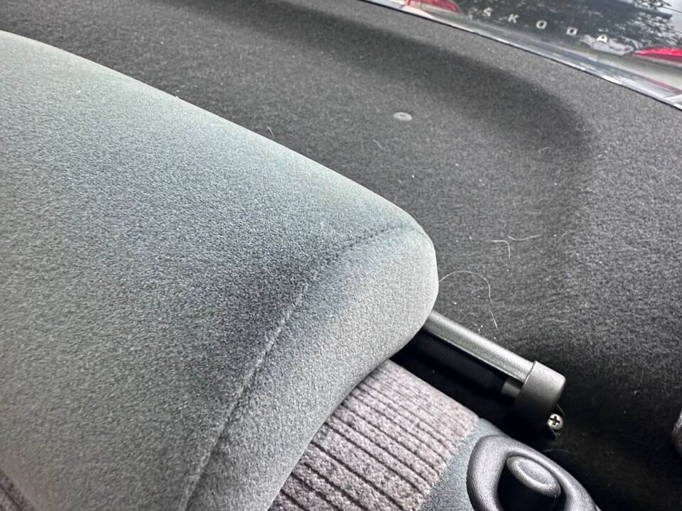 Bild 17/26 von Toyota Carina (1993)