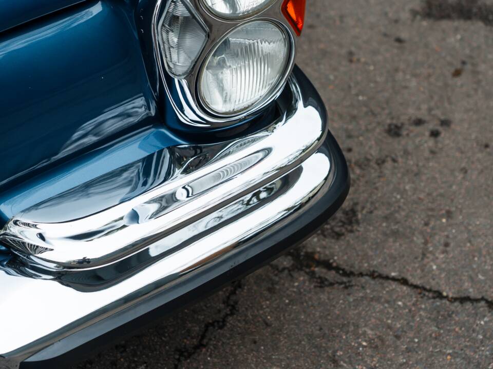 Image 51/57 de Mercedes-Benz 280 SE 3,5 (1971)