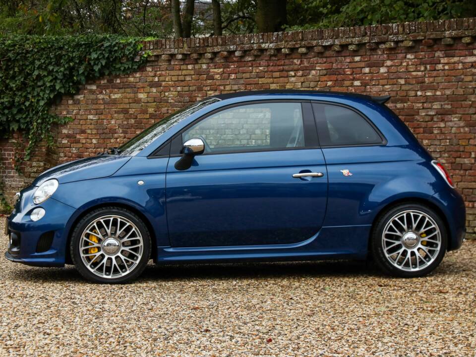 Image 14/50 of Abarth 595 Cabrio Italia (2011)
