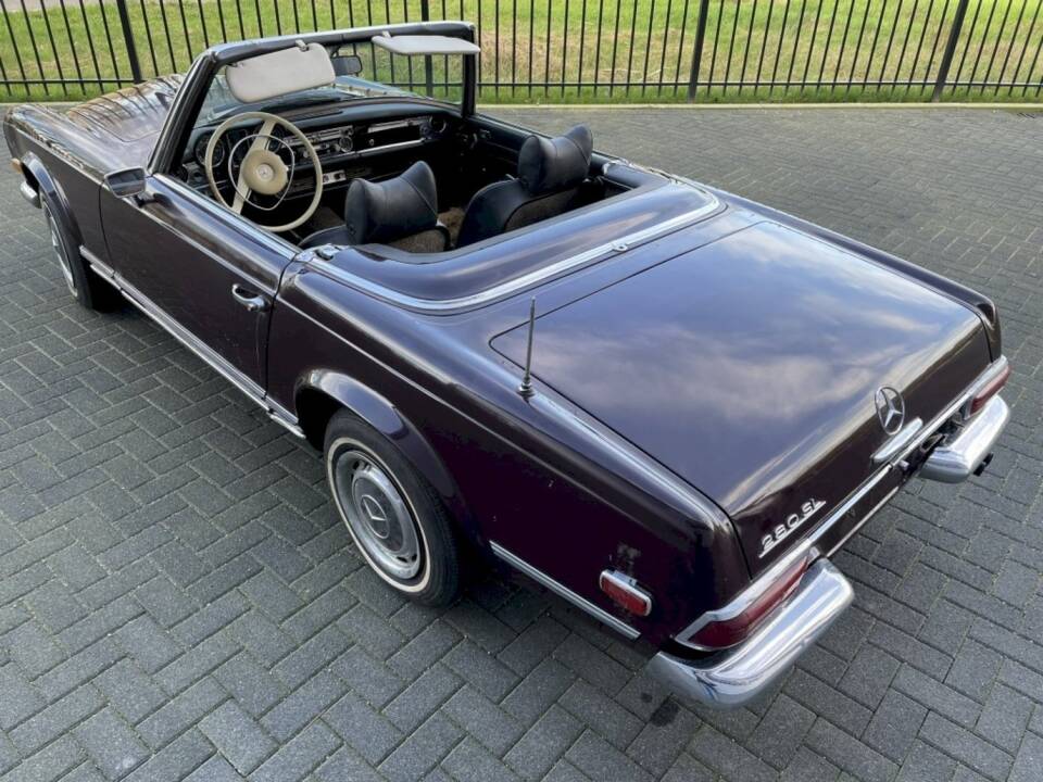 Image 8/36 of Mercedes-Benz 280 SL (1969)