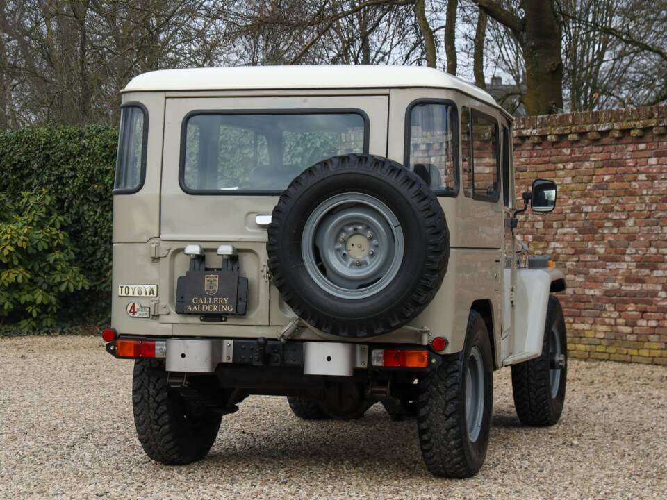 Image 6/50 of Toyota Land Cruiser BJ 40 (1980)